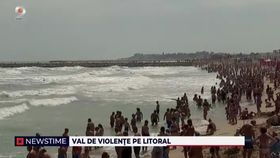 Val de violențe pe litoral! Turiștii s-au luat la bătaie cu salvamarii care nu i-au lăsat să intre în apă